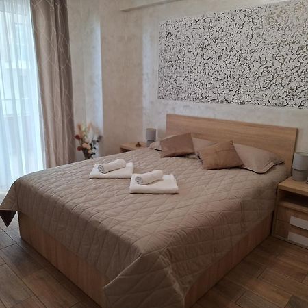 Ayka Apartment ママイア エクステリア 写真