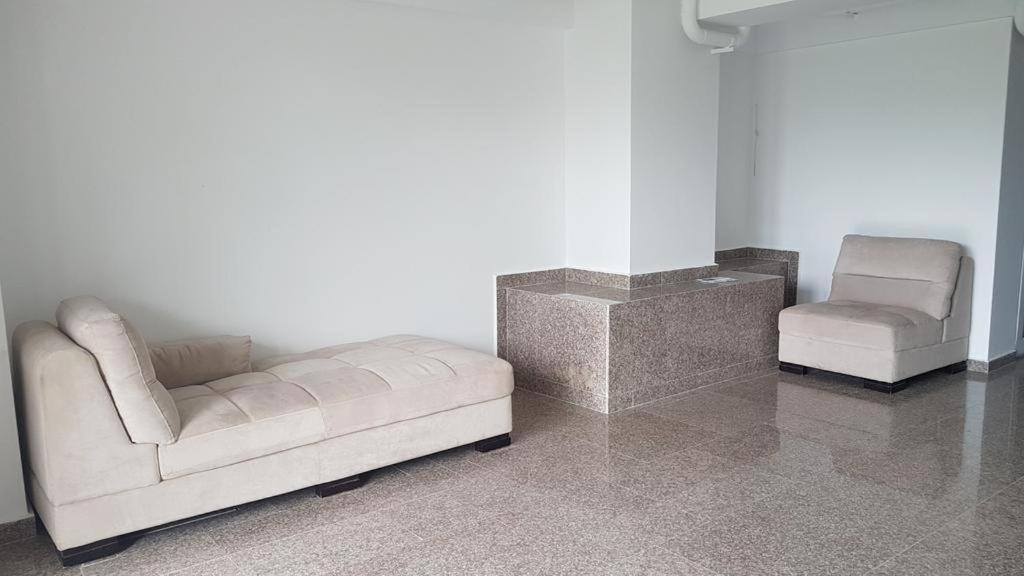 Ayka Apartment ママイア エクステリア 写真