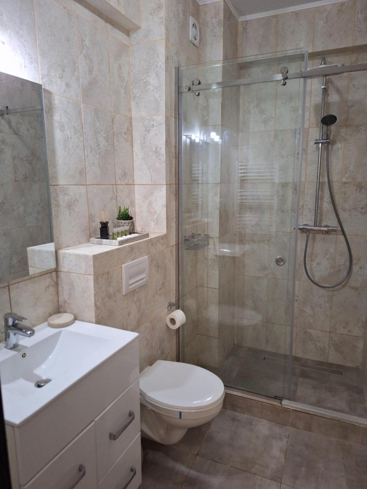 Ayka Apartment ママイア エクステリア 写真